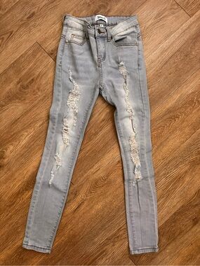 Between Us size 0 Women’s Black Skinny Jeans - Classic Slim Fit